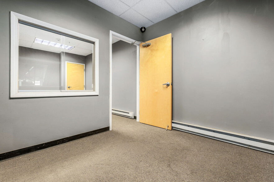 More Photos Of 3 Ajootian Way, Middleton Warehouse For Sale