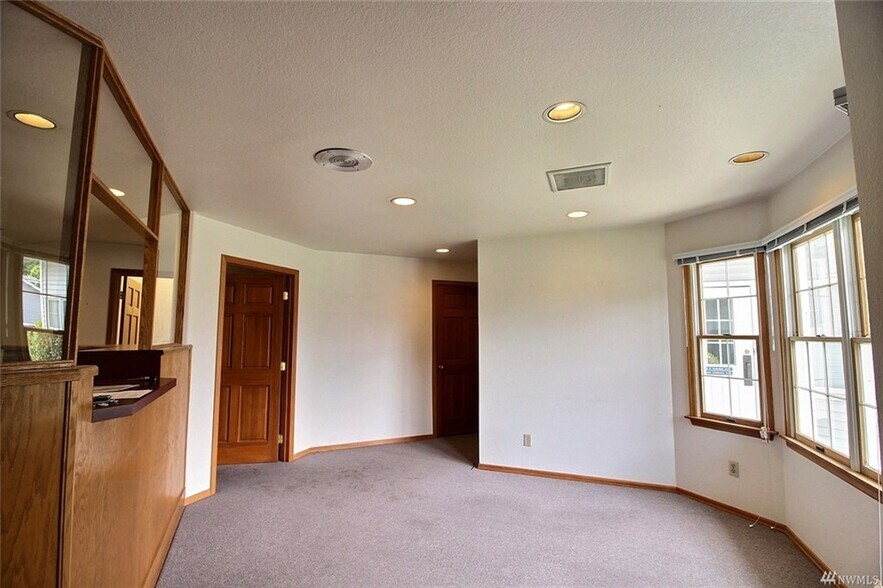 More Photos Of 720 S 320th St, Federal Way Unknown For Lease