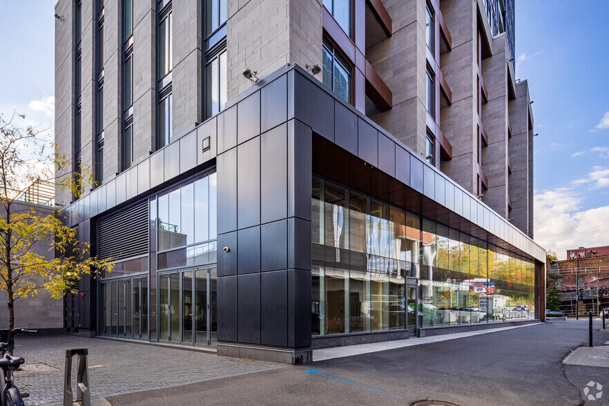 More Photos Of 1268 Rue Saint-Antoine O, Montréal Apartments For Sale