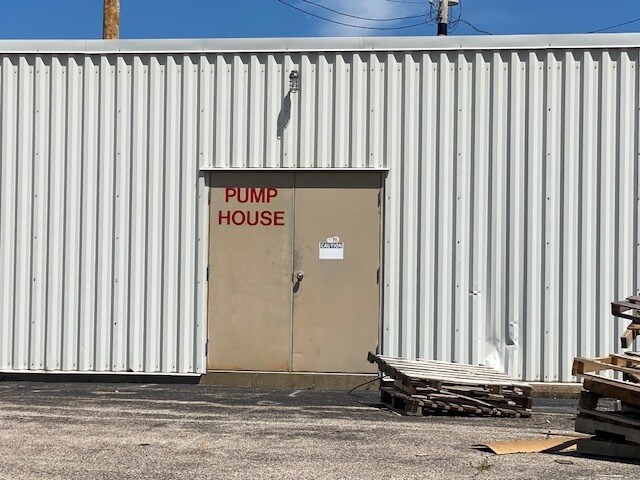 More Photos Of 955 E Diamond Ave, Evansville Manufacturing For Lease