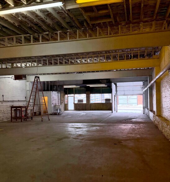 More Photos Of 150 Rose St, Lexington Warehouse For Lease