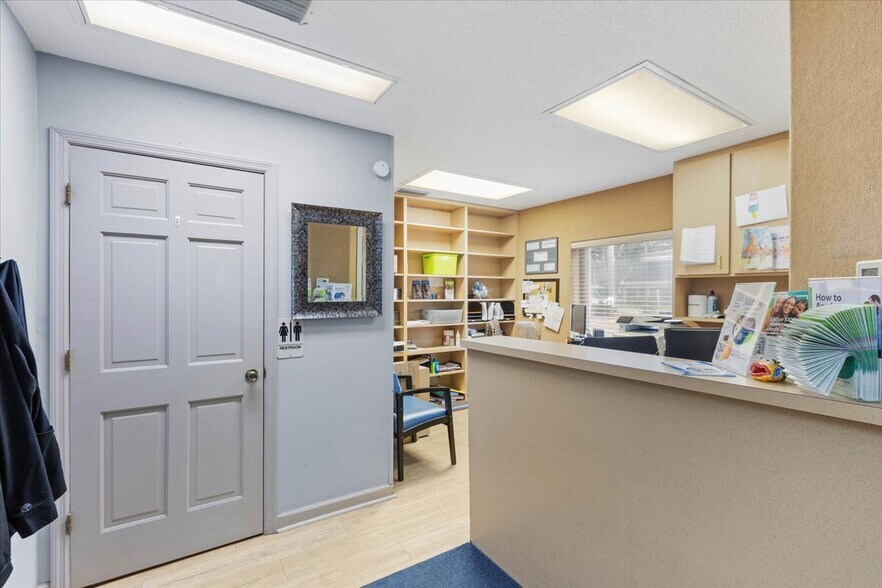 More Photos Of 235-237 John Knox Rd, Tallahassee Medical For Sale