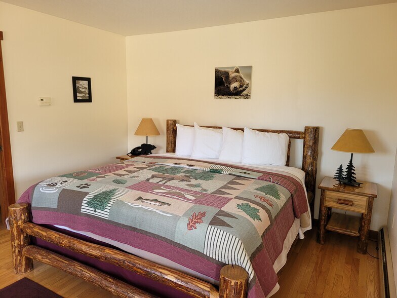 More Photos Of 4 Maiden Basin Dr, Gardiner Hospitality For Sale