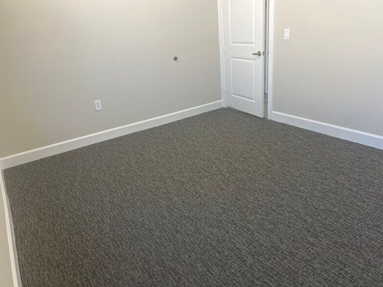 More Photos Of 28111 S Firethorne Rd, Katy Office For Lease