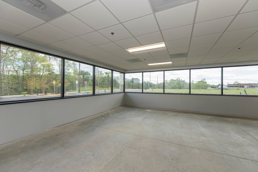 More Photos Of 450 Solomon Dr, Fredericksburg Office For Lease