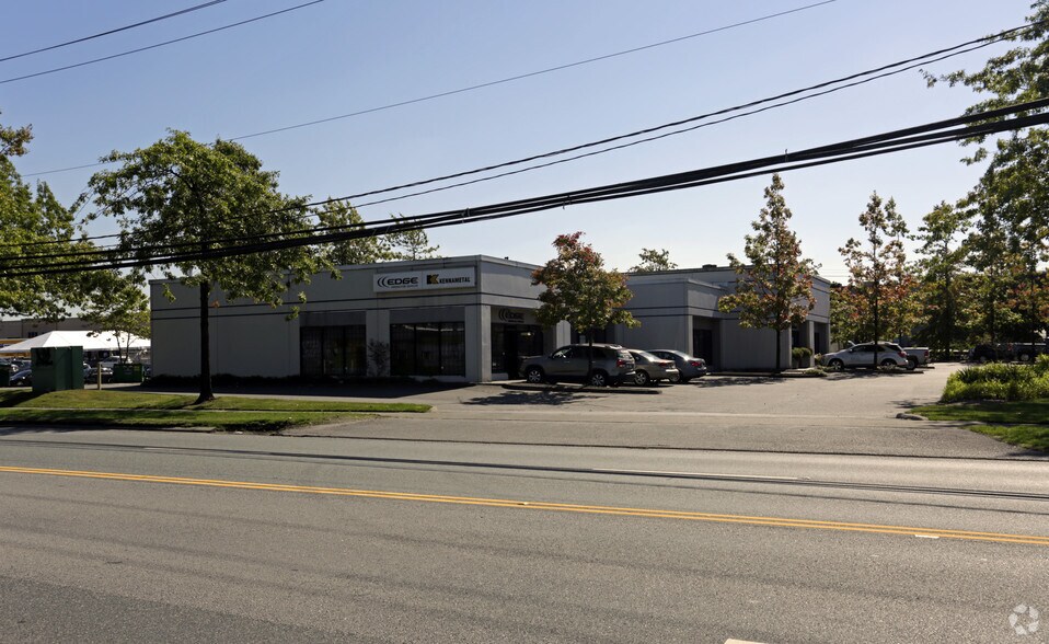 More Photos Of 18812 96th Ave, Surrey Warehouse For Lease
