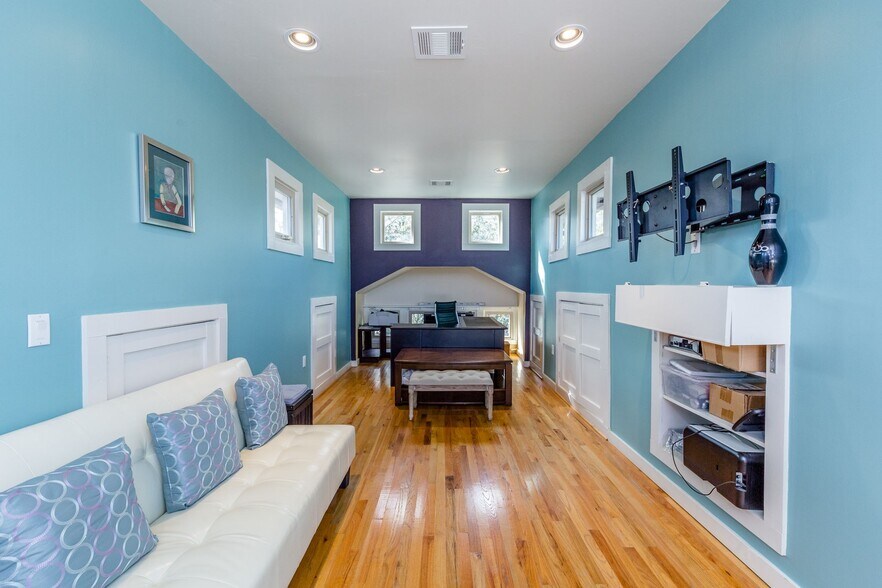 More Photos Of 3718 Mount Vernon St, Houston Office For Lease