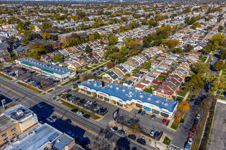 More Photos Of 5634-5650 W Fullerton Ave, Chicago Unknown For Lease