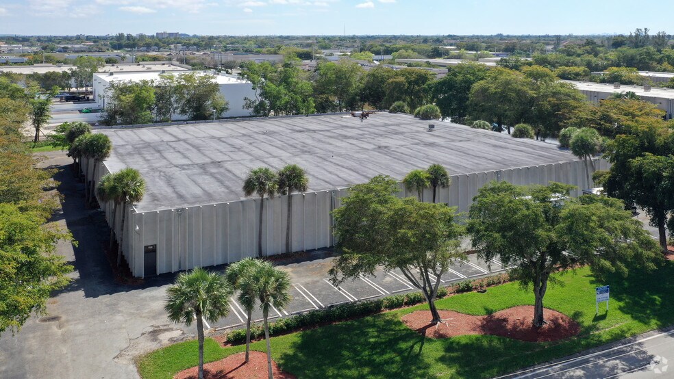 Primary Photo Of 3851 NW 126th Ave, Coral Springs Warehouse For Lease
