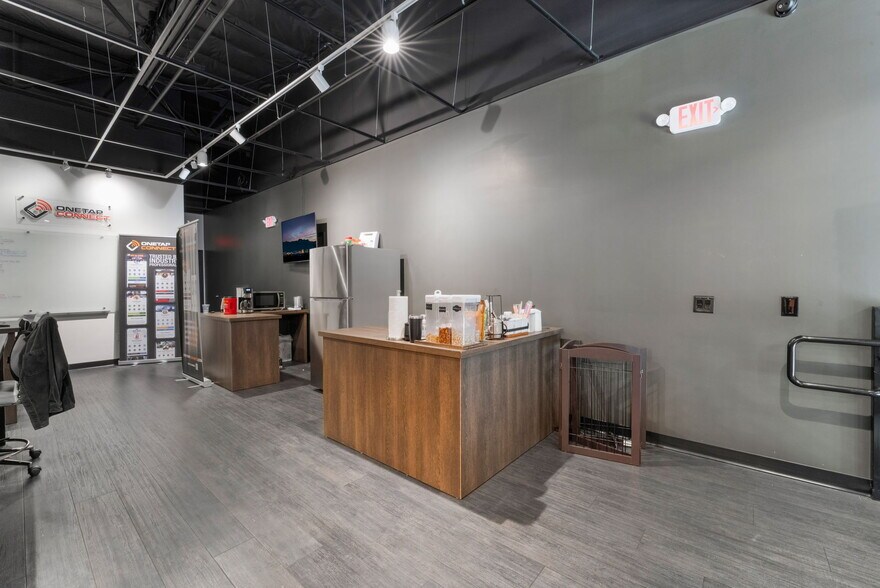 More Photos Of 2950 E Sunset Rd, Las Vegas Showroom For Sale
