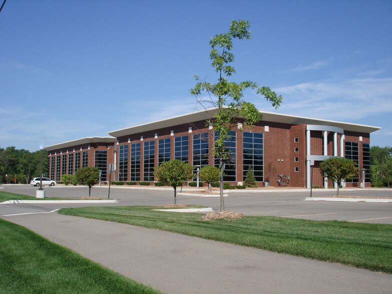 Primary Photo Of 1055 South Blvd E, Rochester Hills Office For Lease