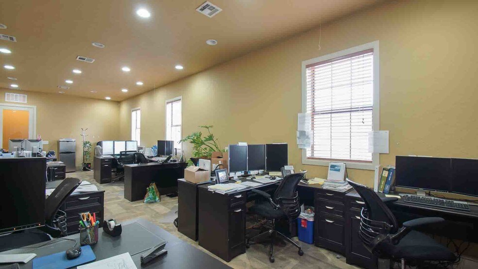 More Photos Of 14909 N Kelly Ave, Edmond Loft Creative Space For Lease