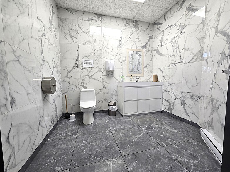 More Photos Of 2222 Boul Dagenais O, Laval Light Distribution For Sale