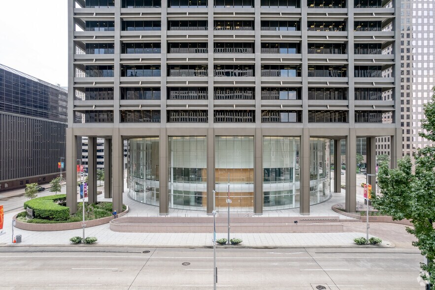 More Photos Of 1001 Louisiana St, Houston Office For Lease