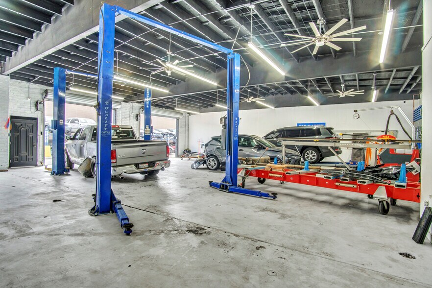 More Photos Of 13329 Sherman Way, North Hollywood Auto Repair For Sale