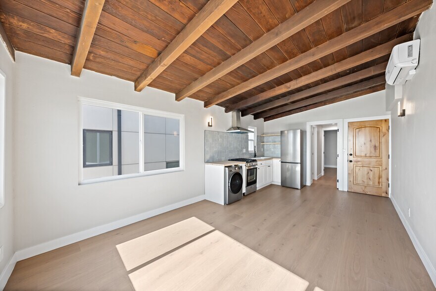 More Photos Of 5339 E Ocean Blvd, Long Beach Apartments For Sale