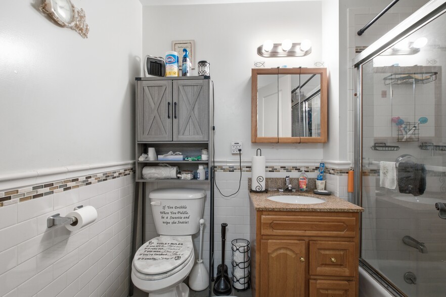 More Photos Of 14 E Sandford Blvd, Mount Vernon Apartments For Sale