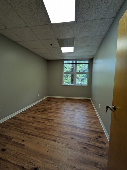 More Photos Of 141 Providence Rd, Chapel Hill Office Residential For Lease