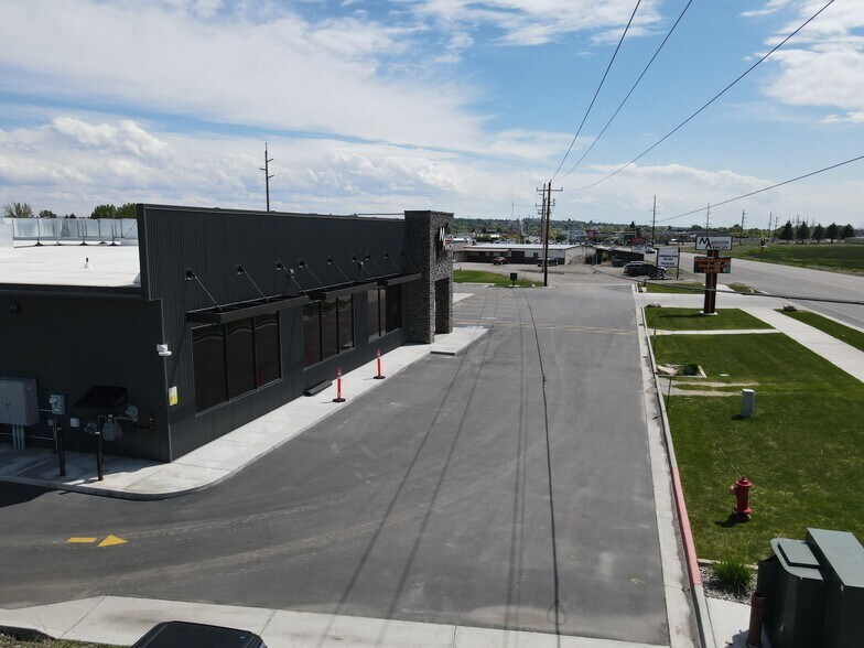 More Photos Of 870 N 2nd E, Rexburg General Retail For Lease