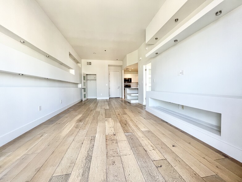 More Photos Of 8811 Burton Way, Los Angeles Apartments For Sale