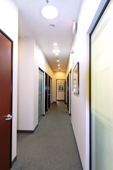 More Photos Of 1830 S Alma School Rd, Mesa Medical For Sale