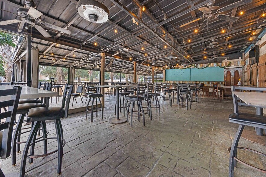 More Photos Of 1405 Gornto Rd, Valdosta Restaurant For Sale
