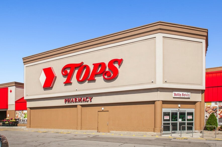 More Photos Of 3980 Maple Rd, Amherst Supermarket For Sale