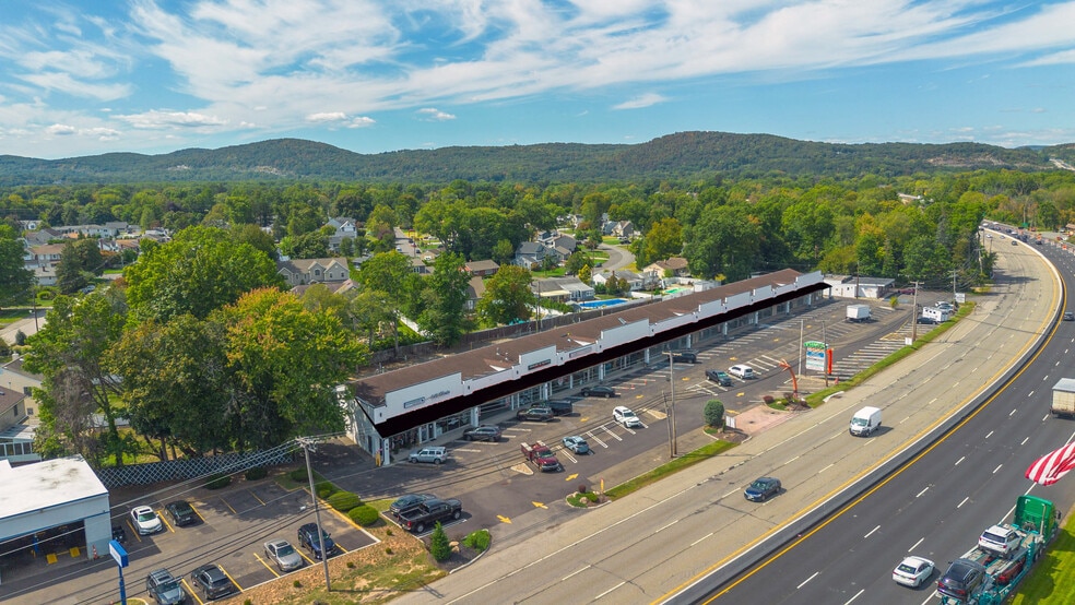 More Photos Of 679-717 State Rt 23, Pompton Plains Unknown For Lease