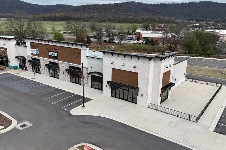 More Photos Of 2626 Carl T Jones SE Dr, Huntsville Restaurant For Lease