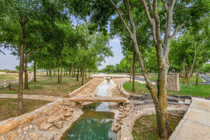 More Photos Of 1000 County Road 904, Joshua Golf Course Driving Range For Sale