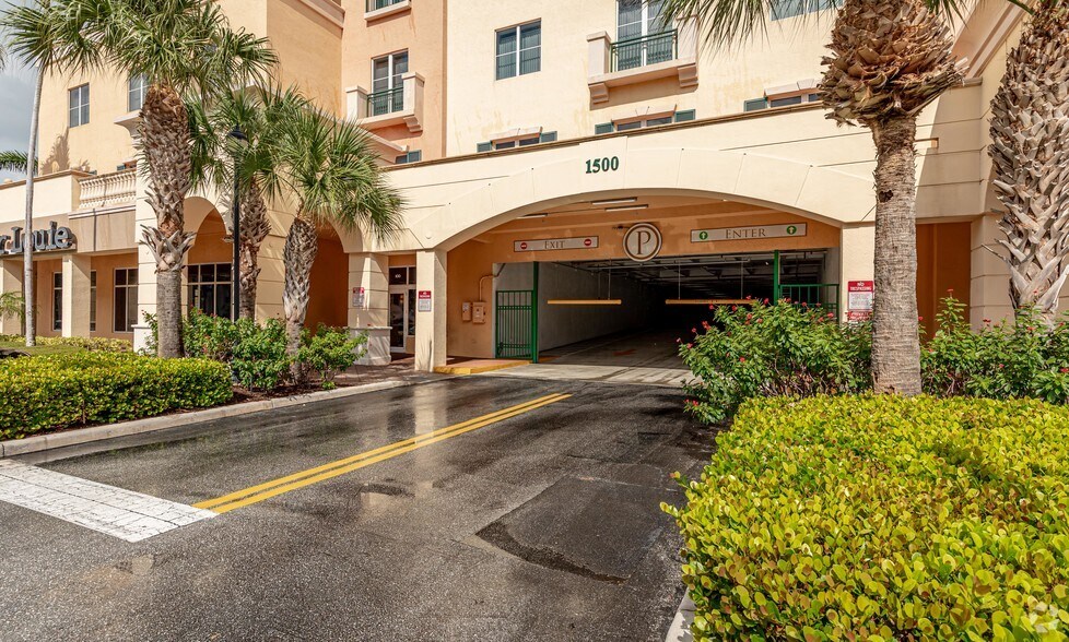 More Photos Of 1500 Gateway Blvd, Boynton Beach Office For Lease