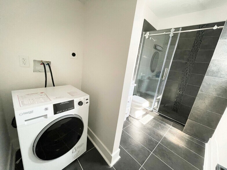 More Photos Of 309 S 60th St, Philadelphia Storefront Retail Residential For Lease