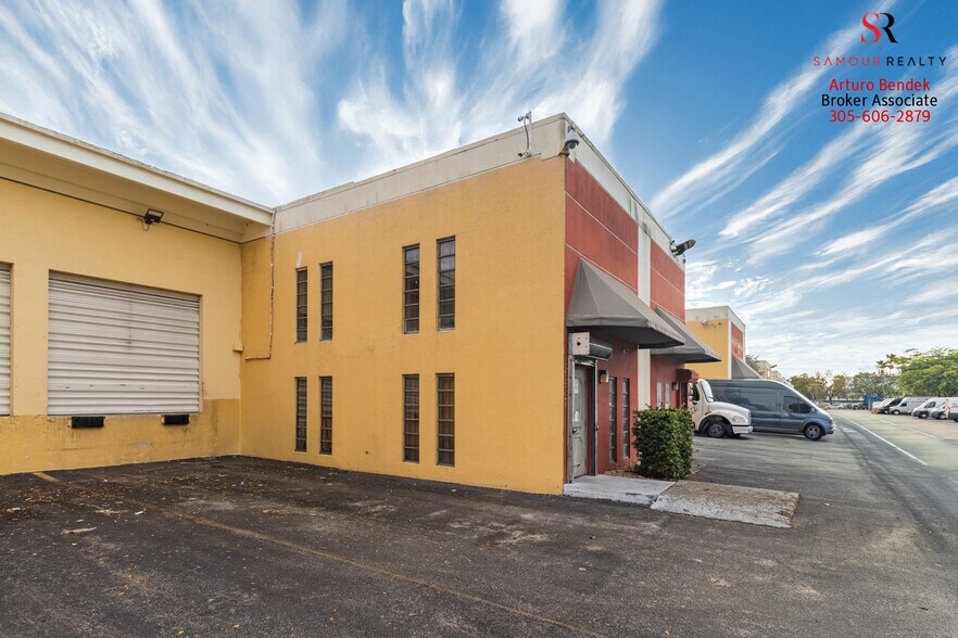 More Photos Of 3317-3347 NW 74th Ave, Miami Warehouse For Sale