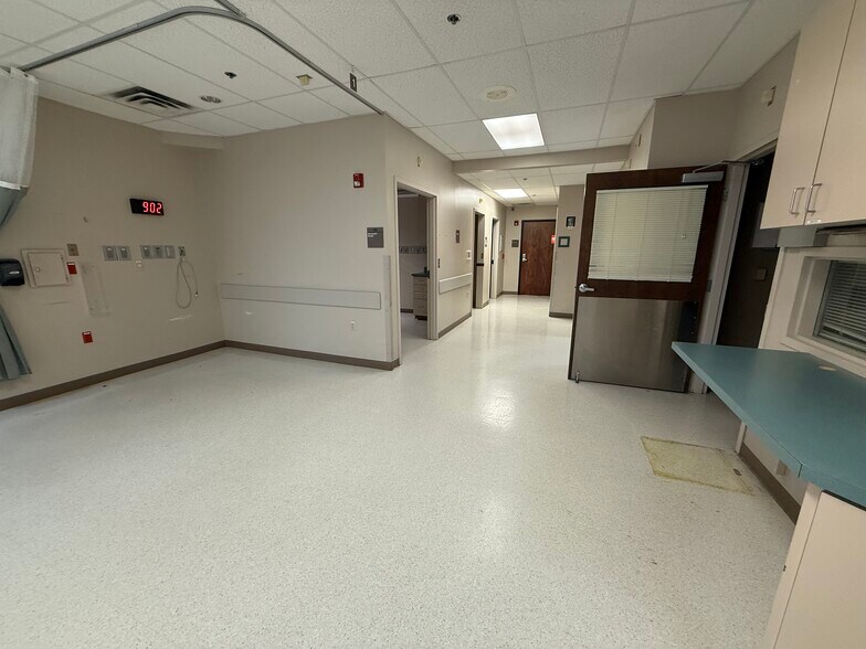 More Photos Of 3415 Golden Rd, Tyler Office For Lease