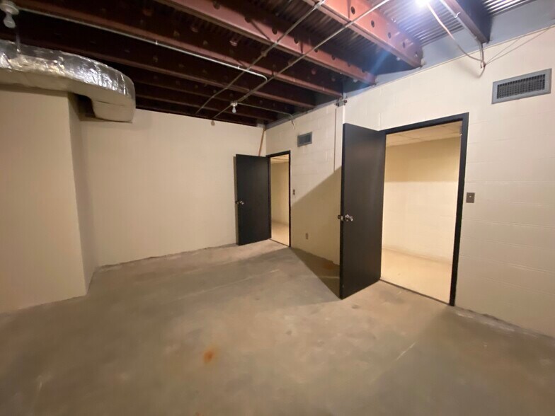 More Photos Of 901 Charleston Ave, Mattoon Medical For Lease