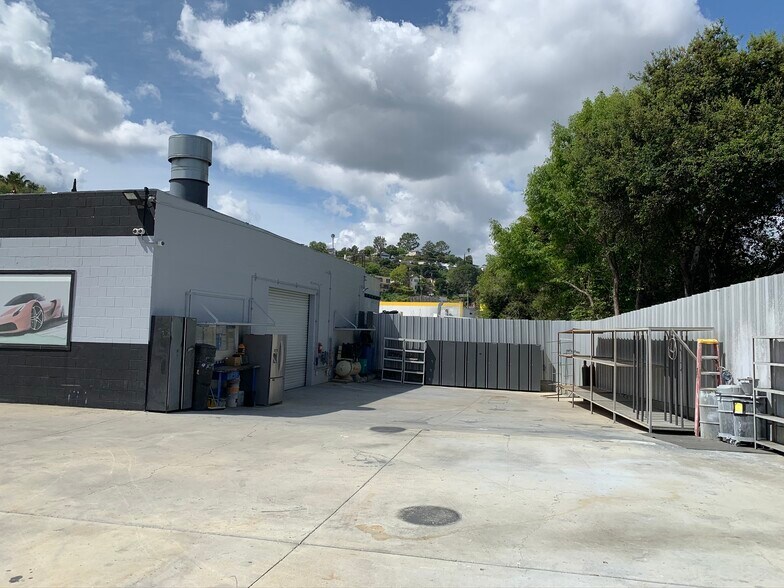 More Photos Of 11481 Ventura Blvd, Studio City Auto Repair For Lease