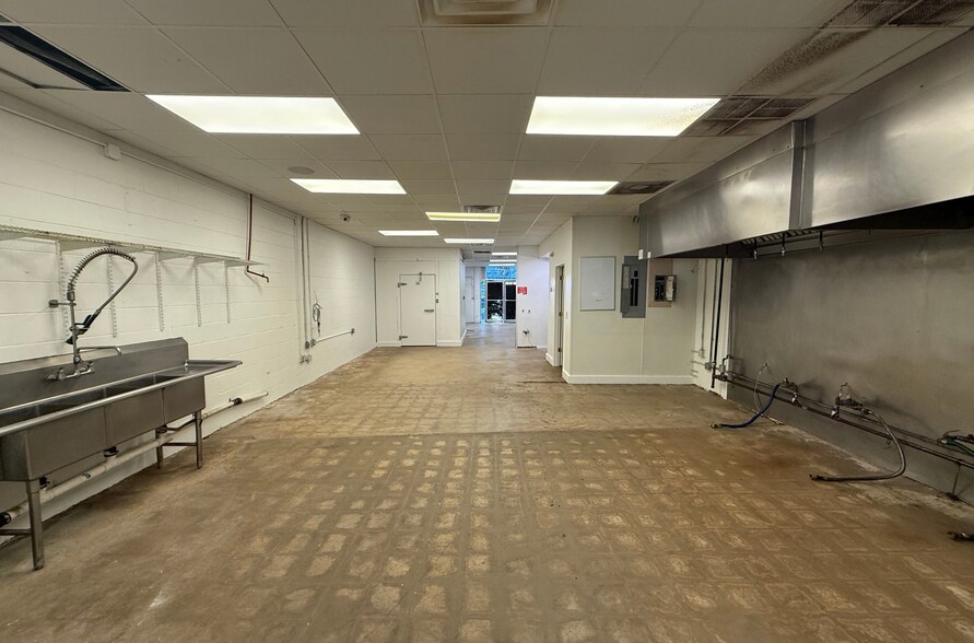 More Photos Of 123 N Main St, Fountain Inn Storefront For Sale
