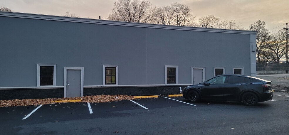 More Photos Of 1346 Main Ave, Clifton Medical For Lease