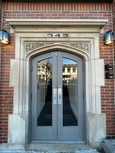 More Photos Of 543-561 Lincoln Ave, Winnetka Storefront Retail Office For Lease