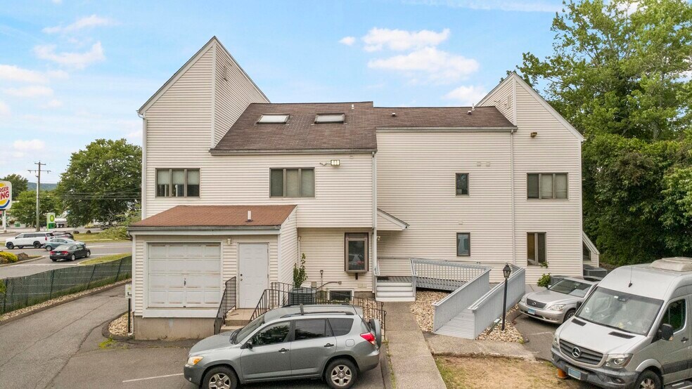 More Photos Of 1842 Meriden Waterbury Tpke, Southington Office For Sale