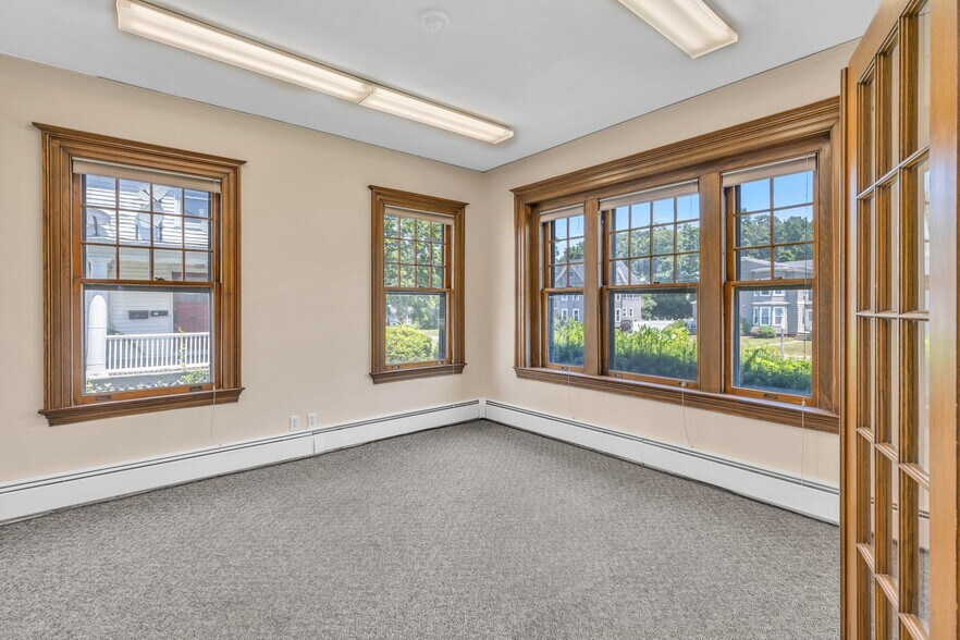 More Photos Of 110 Main St, Manchester Office Residential For Sale