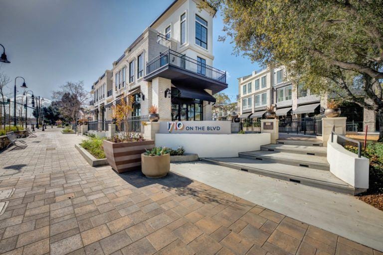 More Photos Of 1710 E Thousand Oaks Blvd, Thousand Oaks Apartments For Lease