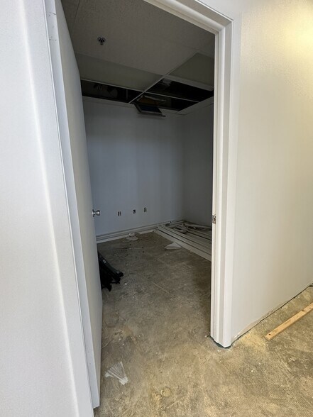 More Photos Of 2455 E Sunrise Blvd, Fort Lauderdale Loft Creative Space For Sale