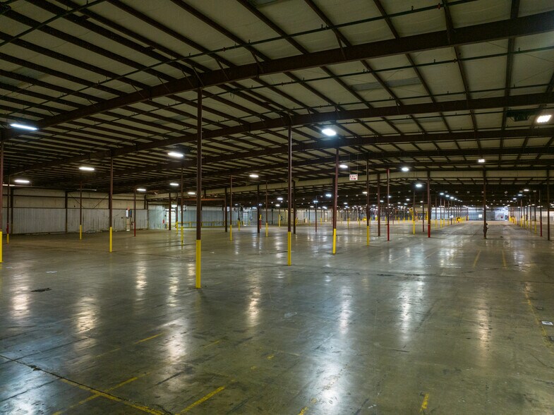 More Photos Of 11200 Wildwood Dr, Olive Branch Manufacturing For Lease