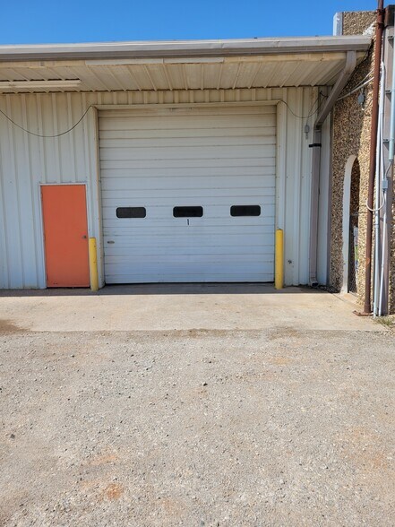 More Photos Of 5510 N Highway 81, Enid Warehouse For Lease