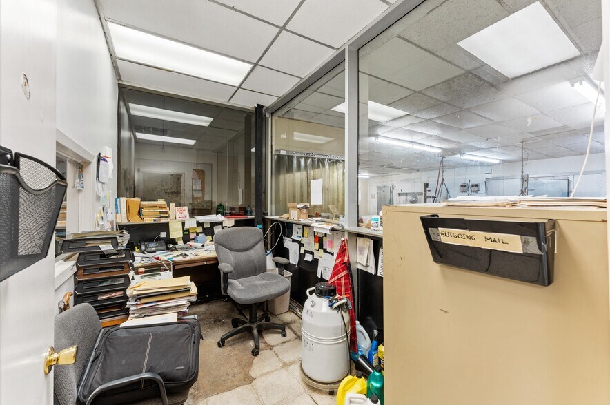 More Photos Of 1440 Cedar Post Ln, Houston Warehouse For Sale