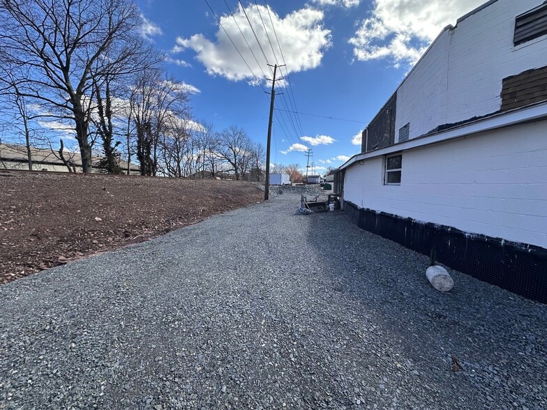 More Photos Of 310-316 Colfax Ave, Clifton Warehouse For Lease