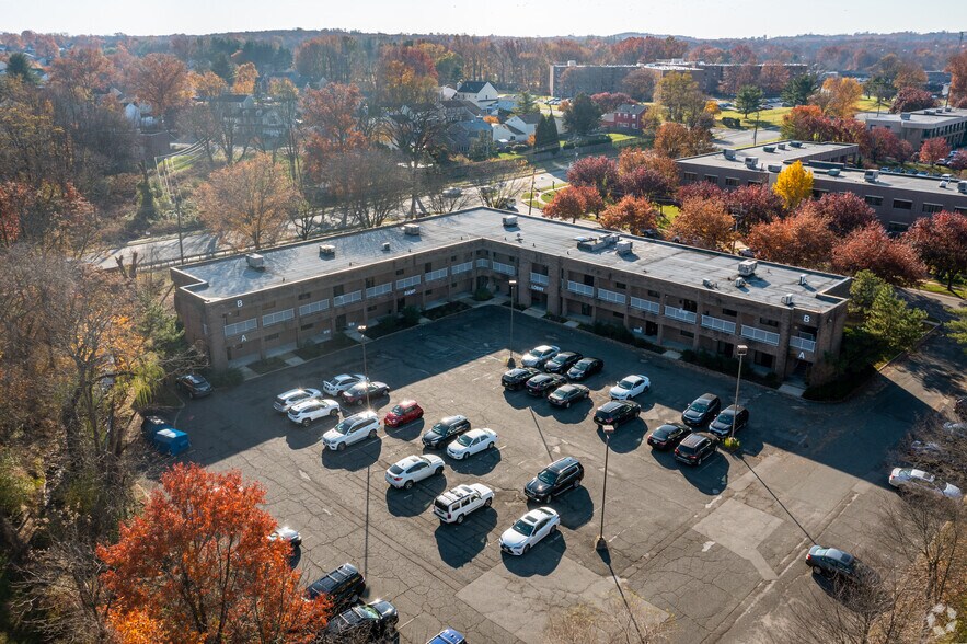 Primary Photo Of 35-37 Progress St, Edison Medical For Sale