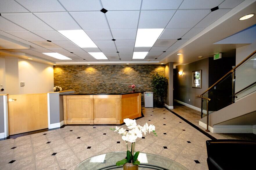 More Photos Of 241 Lombard St, Thousand Oaks Loft Creative Space For Lease