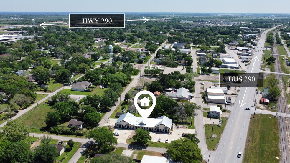 More Photos Of 1210 A St, Waller Medical For Lease